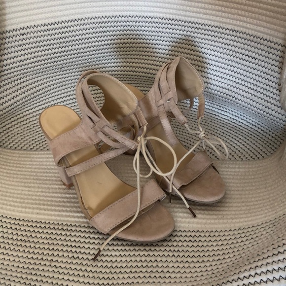 Tie up heels - Picture 1 of 4